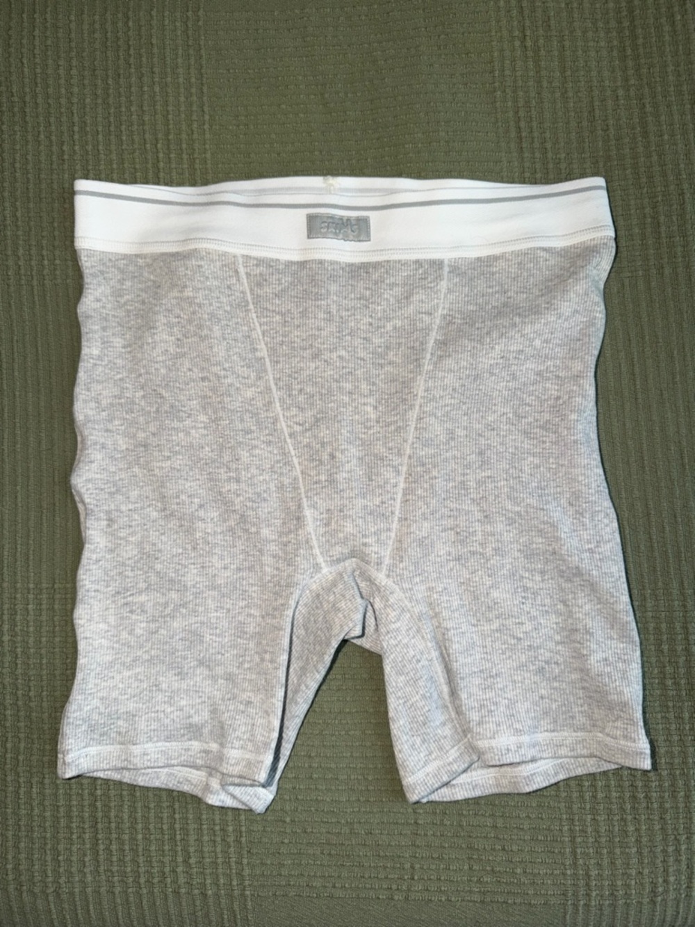 SKIMS High-Rise Boxer Short - Picture 2 of 7